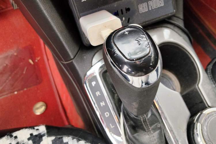 Used Chevrolet Cruze 2018 Hatchback 320 Automatic Pioneer Sunroof Edition Gear Lever