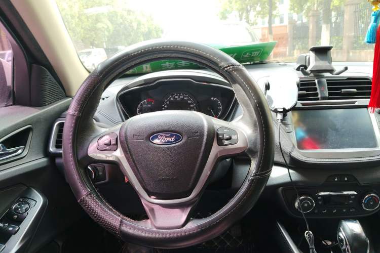 Used Ford Escort 2015 1.5L Automatic Fashion Model