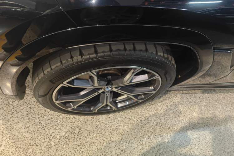 Used BMW X6 2022 Second Facelift xDrive40i M Sport Package Exterior 4