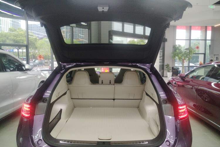 Used Hima Luxeed R7 2024 All-Electric 802 km Max Trunk