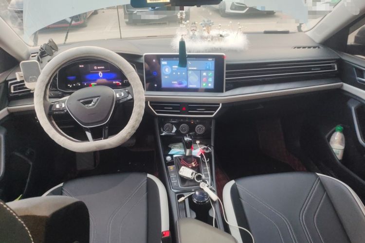 Used Jetta VA7 2025 1.4T First-Come First-Served Edition Center Console