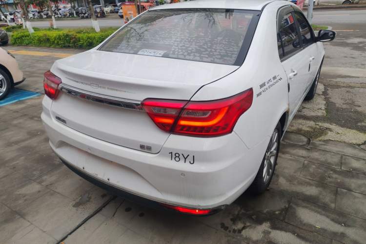 Used Geely Auto Vision 2019 Upgraded Model 1.5L Manual Luxury Version China VI Standard
