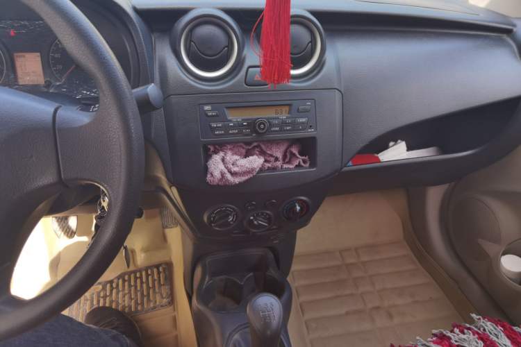 Used Venucia R30 2014 1.2L Manual Enjoyment Edition
