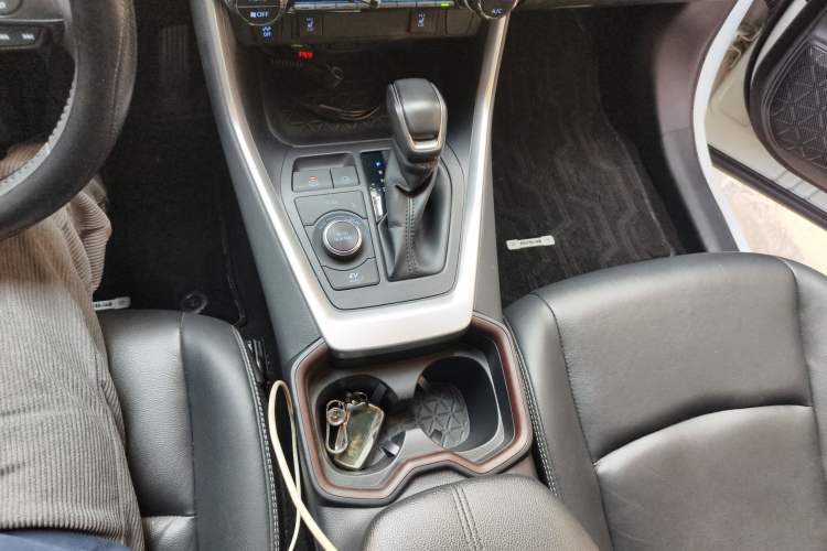 Used Toyota RAV4 2021 Revised Version Dual-Motor Hybrid 2.5L E-CVT 4x4 Elite PLUS Edition