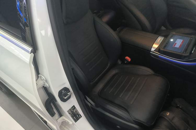 Used Mercedes-Benz C-Class 2025 Facelift C 260 L Sport Edition Right Front Seat