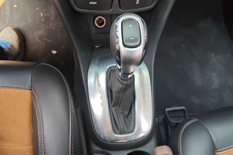 Used Buick Encore 2015 1.4T Automatic Two-Wheel Drive Urban Leading Model Gear Lever