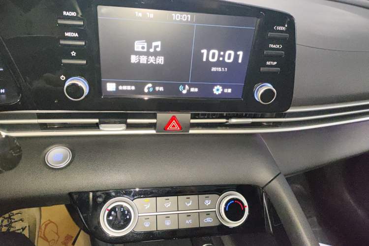 Used Hyundai Elantra 2022 1.5L CVT GLX Elite Edition Audio And AC Panel