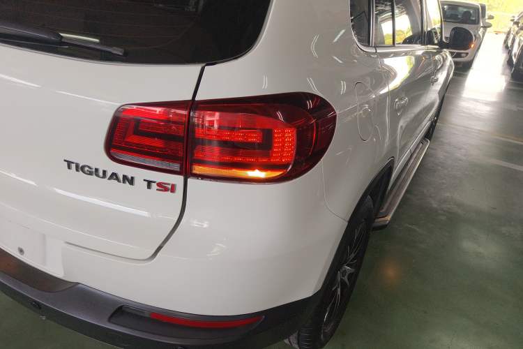 Used Volkswagen Tiguan 2015 1.8TSI Automatic Two-Wheel Drive Luxury Model Exterior 3