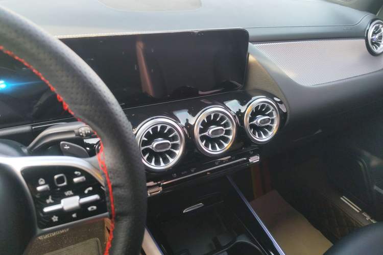 Used Mercedes-Benz GLA 2022 Second Facelift GLA 200 Audio And AC Panel