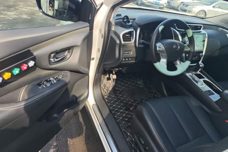 Used Nissan Murano 2021 2.5L XL Two-Wheel Drive Smart Connect Luxury Edition Driver Seat