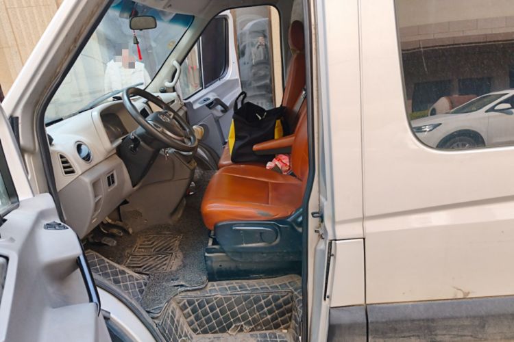 Used JAC Group Sunray 2019 1.9T Fuel-Efficient Platinum Edition 5-9 Seater Star Express
