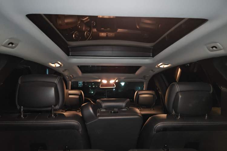 Used Mercedes-Benz R-Class 2014 R 320 4MATIC Business Model