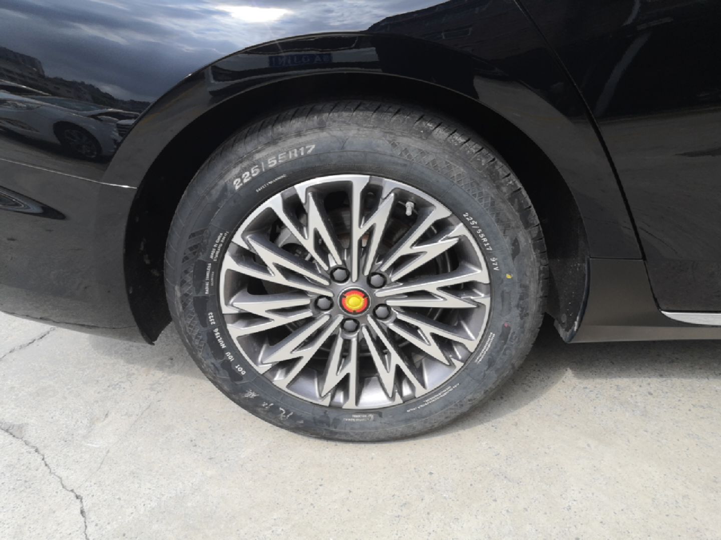 Hongqi H5 2024 2.0T Automatic Smart Connect Flagship Edition - Chinese Trim Xiang — снимка 11