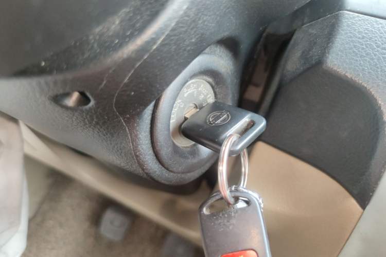 Used Nissan Livina 2013 1.6XE Manual Comfort Edition