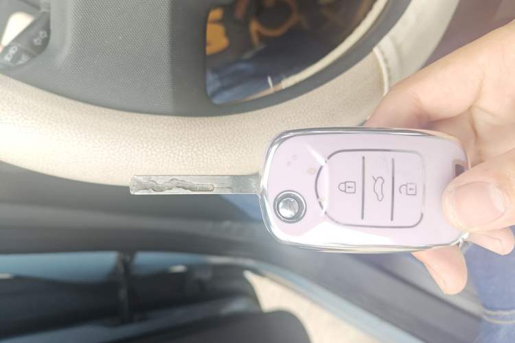 Used Wuling Hongguang MINIEV 2021 Macaron Fashion Model Lithium Iron Phosphate Vehicle Key