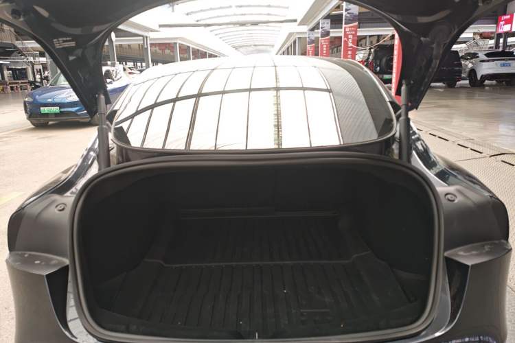 Used Tesla Model 3 2023 Rear-Wheel-Drive Version