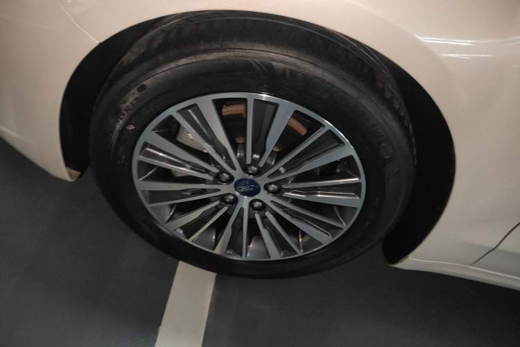 Used Ford Mondeo 2018 EcoBoost 180 Smart Control Fashion Model China V Standard Left Front Wheel Hub