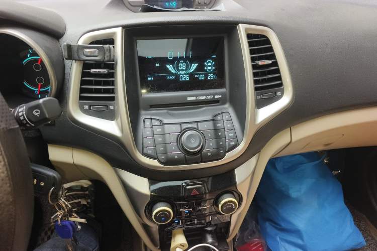 Used CHANGAN Eado 2012 1.6L Manual Luxury Model China IV Standard