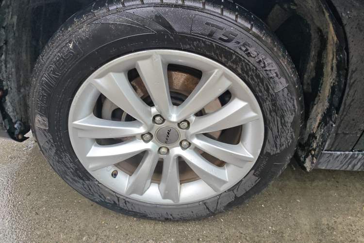 Used Haval H2 2014 1.5T Manual Two-Wheel Drive Elite Edition Left Front Wheel Hub