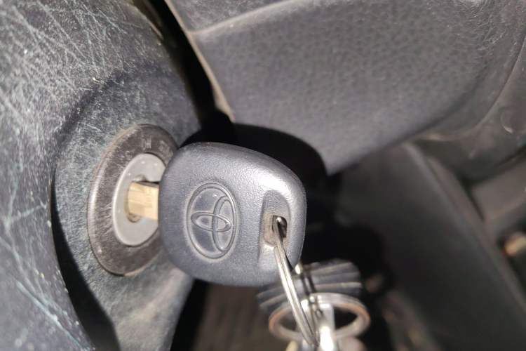 Used Toyota YARiS L Zhi Xuan 2016 Revised Version 1.5G CVT with Dynamic Sunroof