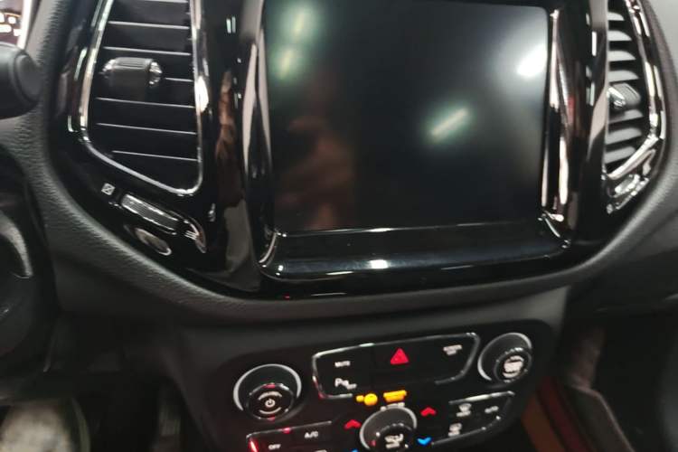 Used Jeep Compass 2019 220T Automatic Family Edition
