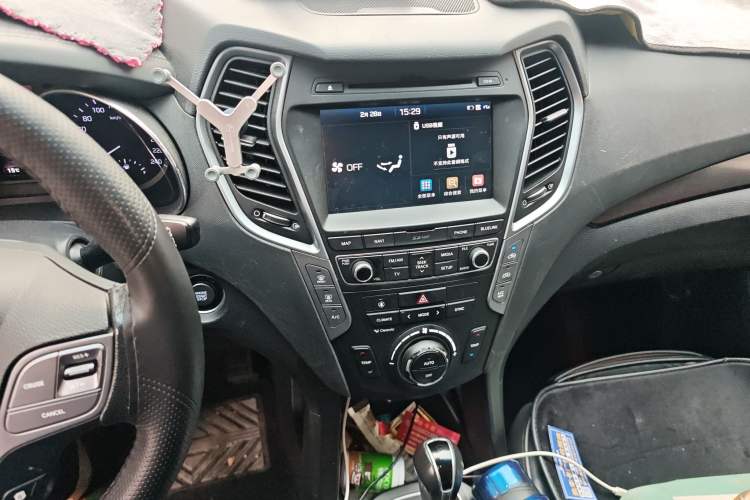 Used Hyundai Santa Fe 2017 2.0T Automatic Two-Wheel Drive Smart Version 7 Seats
