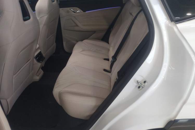 Used Roewe D5X DMH 2024 135 Tech Edition
