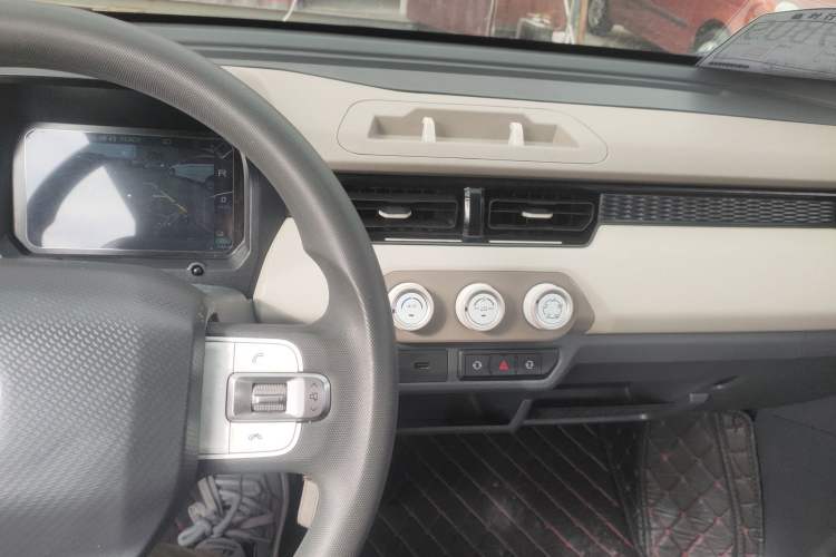 Used Chery QQ Ice Cream 2024 Restyled 170 km Sundae Audio And AC Panel