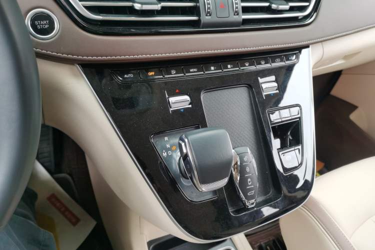 Used Hongqi HQ9 2024 2.0T Business Edition
