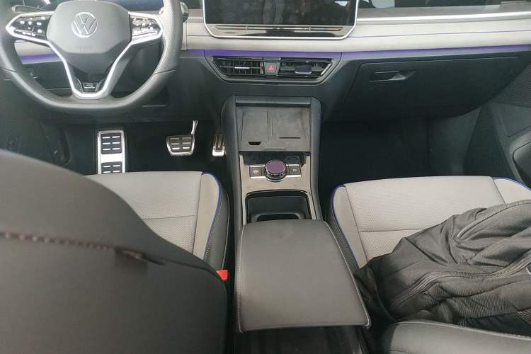 Used Volkswagen Tayron 2025 Tiguan L 380TSI 4Motion Luxury Easy Package Gear Lever