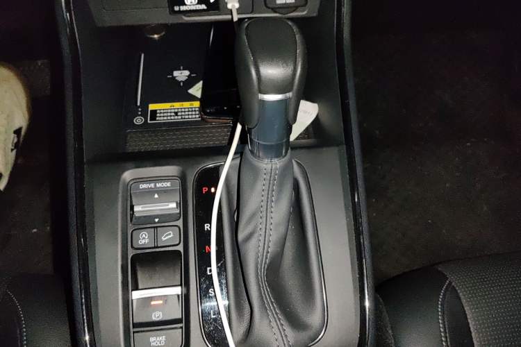 Used Honda CR-V 2023 240TURBO Two-Wheel Drive FENGSHANG Edition 5 Seats Gear Lever