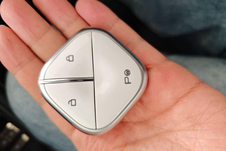 Used Baojun Yunhai 2024 140km Plug-in Hybrid Version Vehicle Key