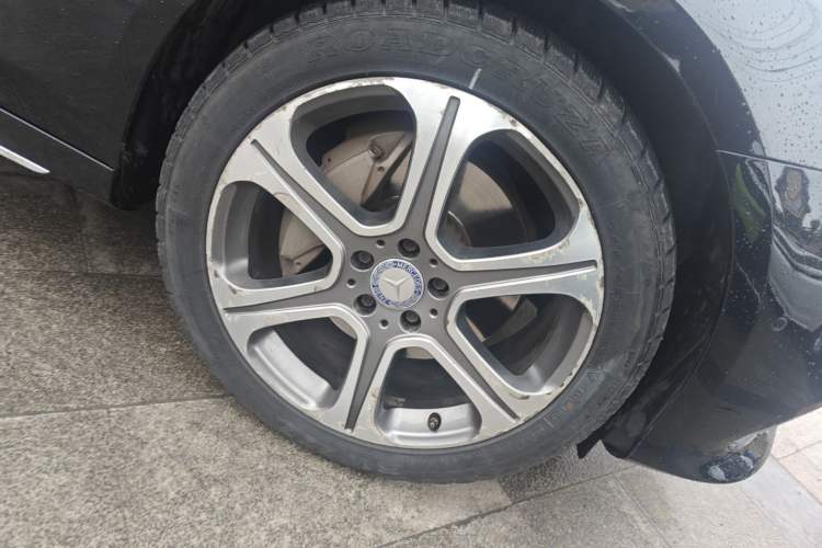 Used Mercedes-Benz E-Class 2016 E 300 L Sporty and Stylish Model
