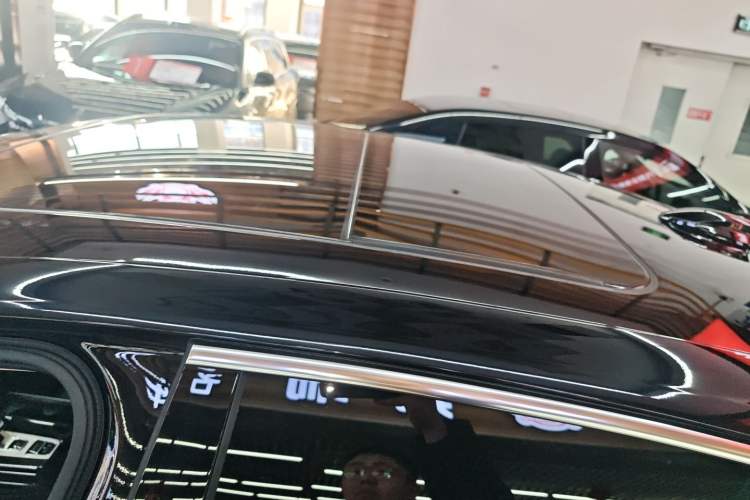 Used Hongqi H9 2025 Model Facelifted 2.0T Two-Wheel Drive Flag-Style Luxury Business Edition, 5 Seats