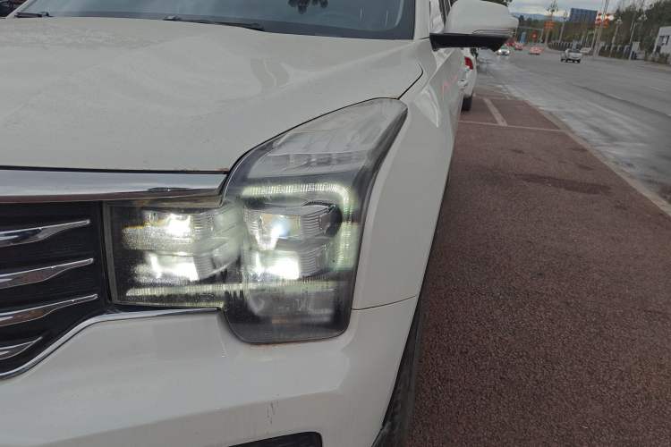 Used GAC Trumpchi GS7 2017 320T Two-Wheel-Drive Luxury Smart Connectivity Model
