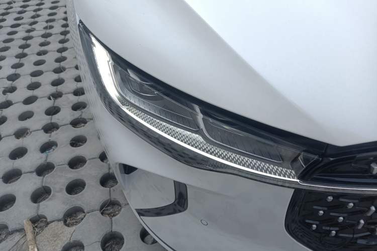 Used Lincoln Z 2025 2.0T Prestige Hybrid Edition Right Front Headlight