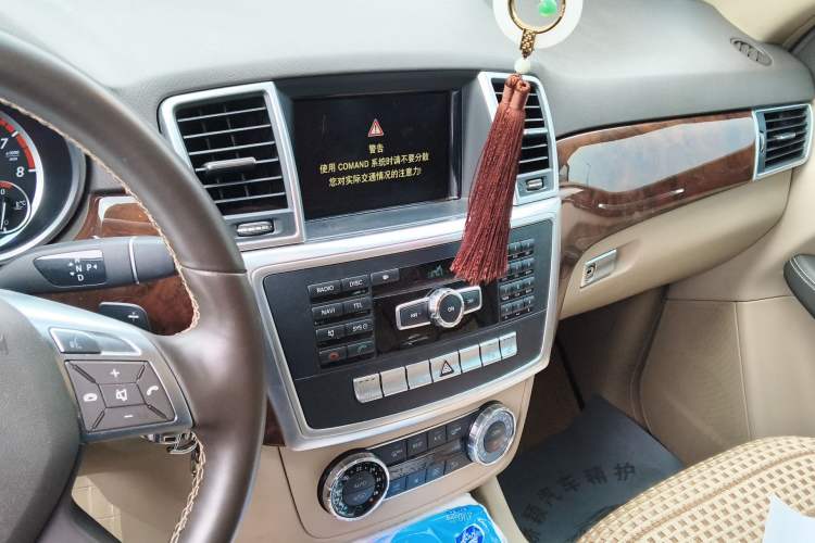 Used Mercedes-Benz M-Class 2012 ML 350 Sport Edition Audio And AC Panel