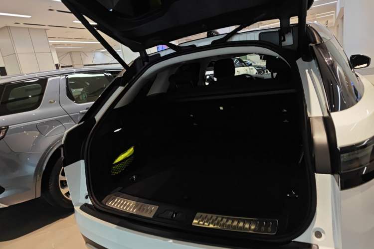 Used Land Rover Range Rover Velar 2024 S Model
