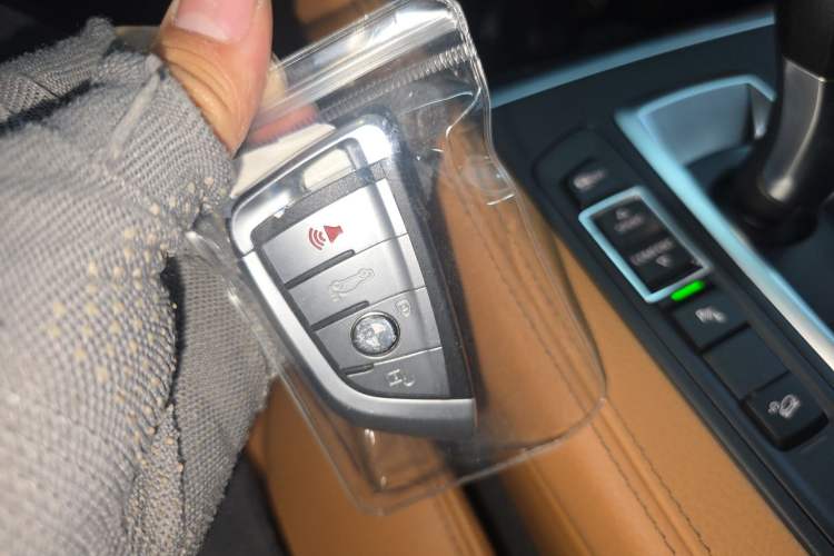 Used BMW X6 2015 xDrive28i Vehicle Key