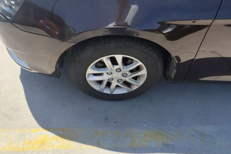 Used Geely Auto Emgrand 2016 Sedan 1.5L Manual Luxury Model Exterior 4