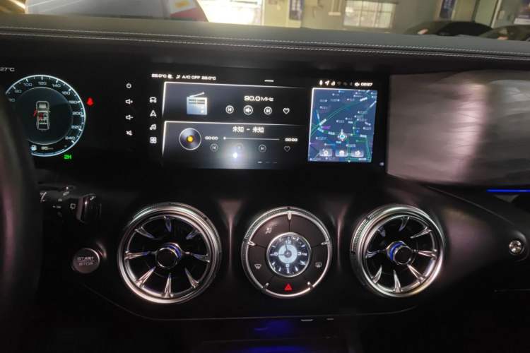 Used Tank 300 2021 Off-Road Edition 2.0T Challenger Audio And AC Panel