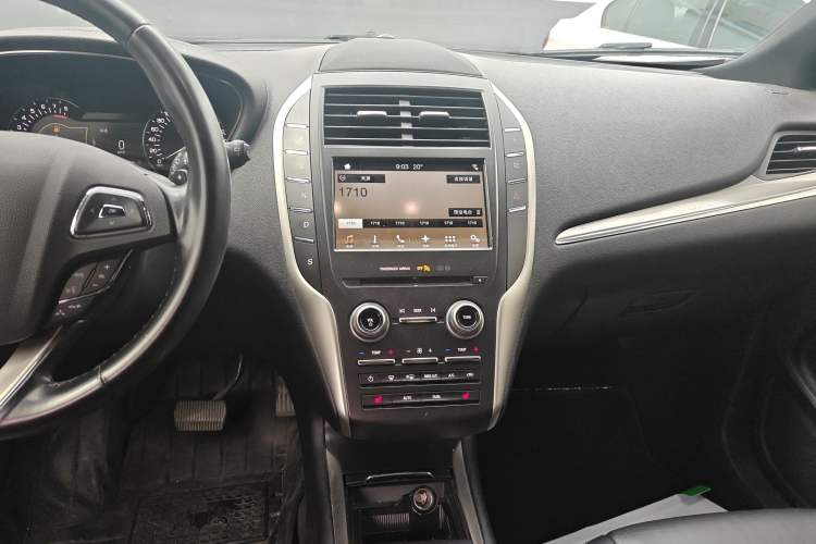 Used Lincoln MKC 2017 2.0T Two-Wheel Drive Deluxe Edition Audio And AC Panel