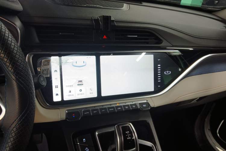 Used Geely Auto Emgrand X7 Sport 2022 Boyue X 1.8TD DCT Smart Model Audio And AC Panel