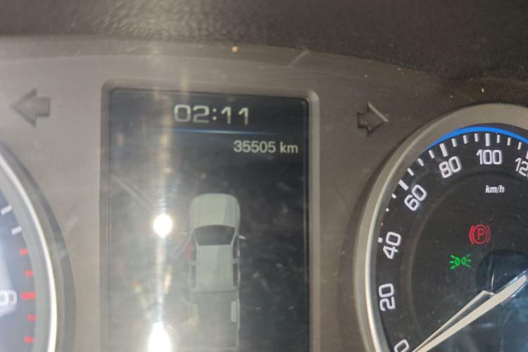 Used Huanghai Xiao Niu 2021 2.4L N1 Manual Gasoline Two-Wheel Drive Chuanfu Type Extended Flat-Bottom Cargo Bed 4K22
