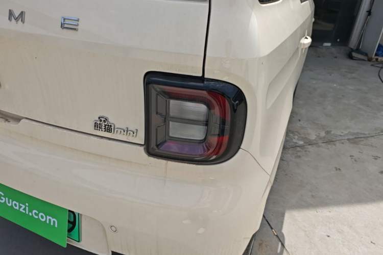 Used Geely Galaxy Panda 2025 210 km – Yuanqi Bear Right Rear Taillight