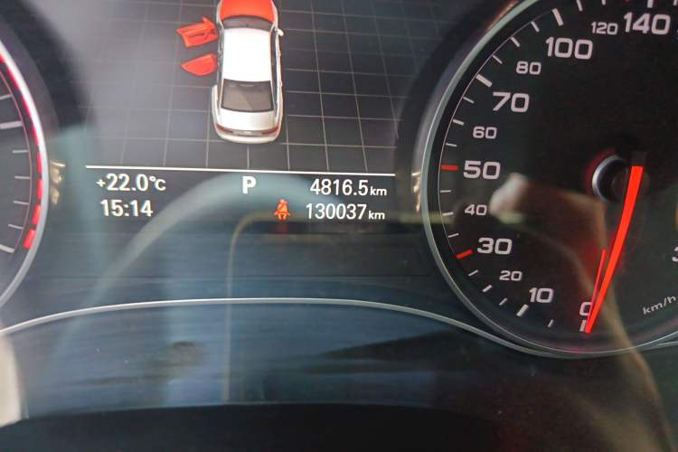 Used Audi A6L 2012 TFSI Standard Model Odometer Close Up