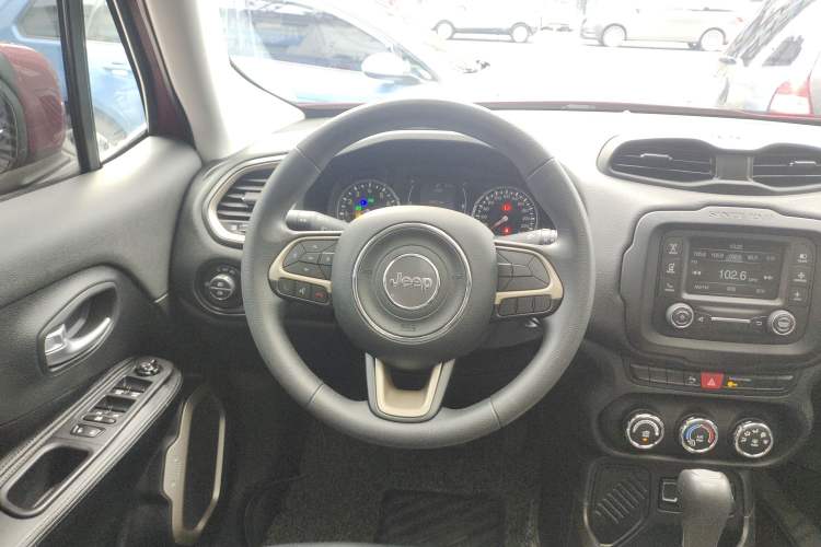 Used Jeep Renegade 2017 180T Automatic High-Energy Version
