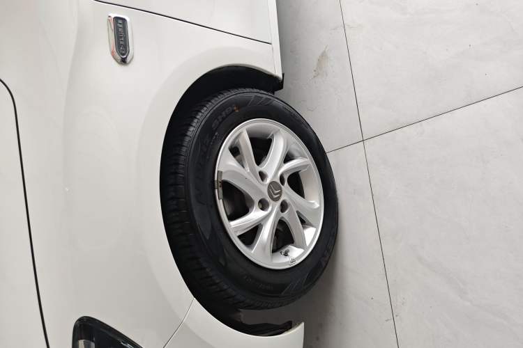 Used Citroen Elysee 2017 1.6L Manual Fashion Model Left Front Wheel Hub