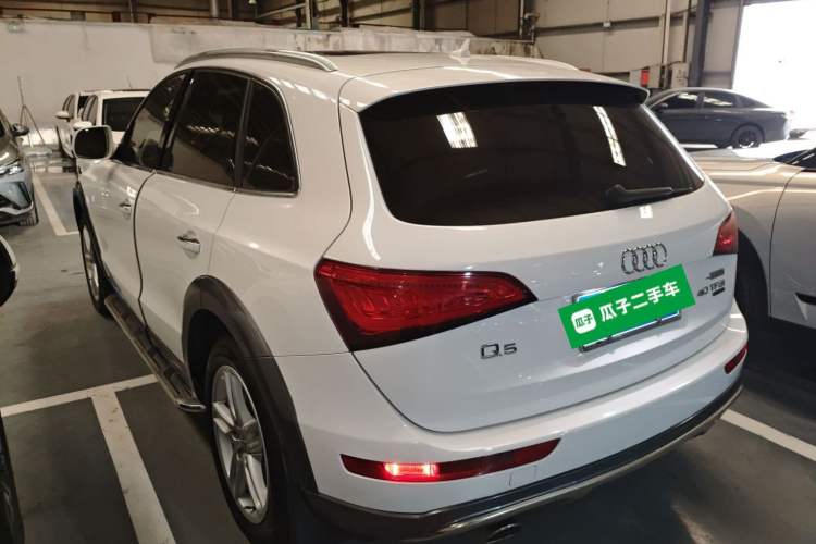 Used Audi Q5 2017 Plus 40 TFSI Comfort Model Rear Left 45 Deg