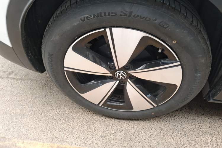 Used Volkswagen ID.4 X 2025 Smart Version Pure & Intelligent Enjoyment Edition Exterior 5